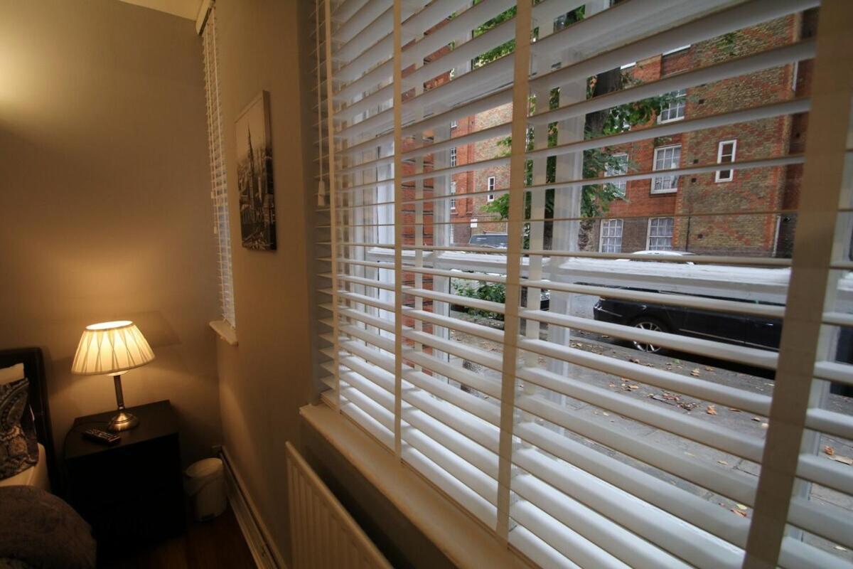 לונדון Molesey Apartments מראה חיצוני תמונה